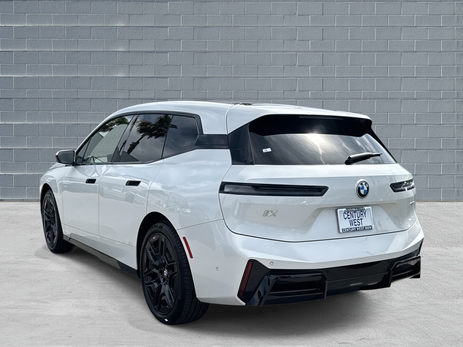 View vehicle photo 3