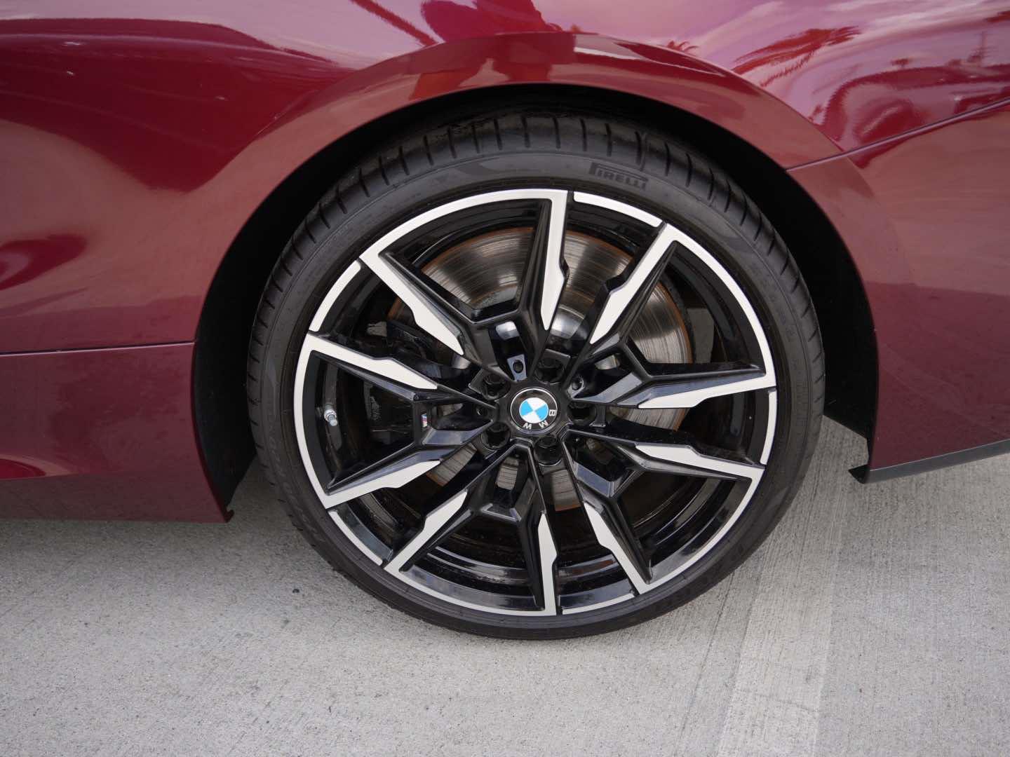 View vehicle photo 7