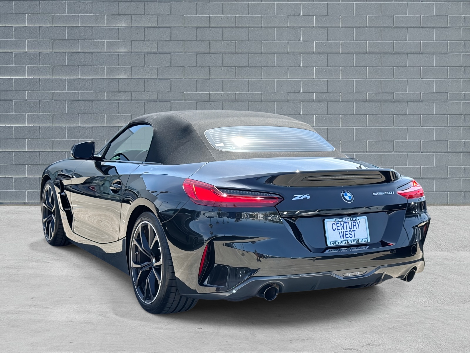 View vehicle photo 4