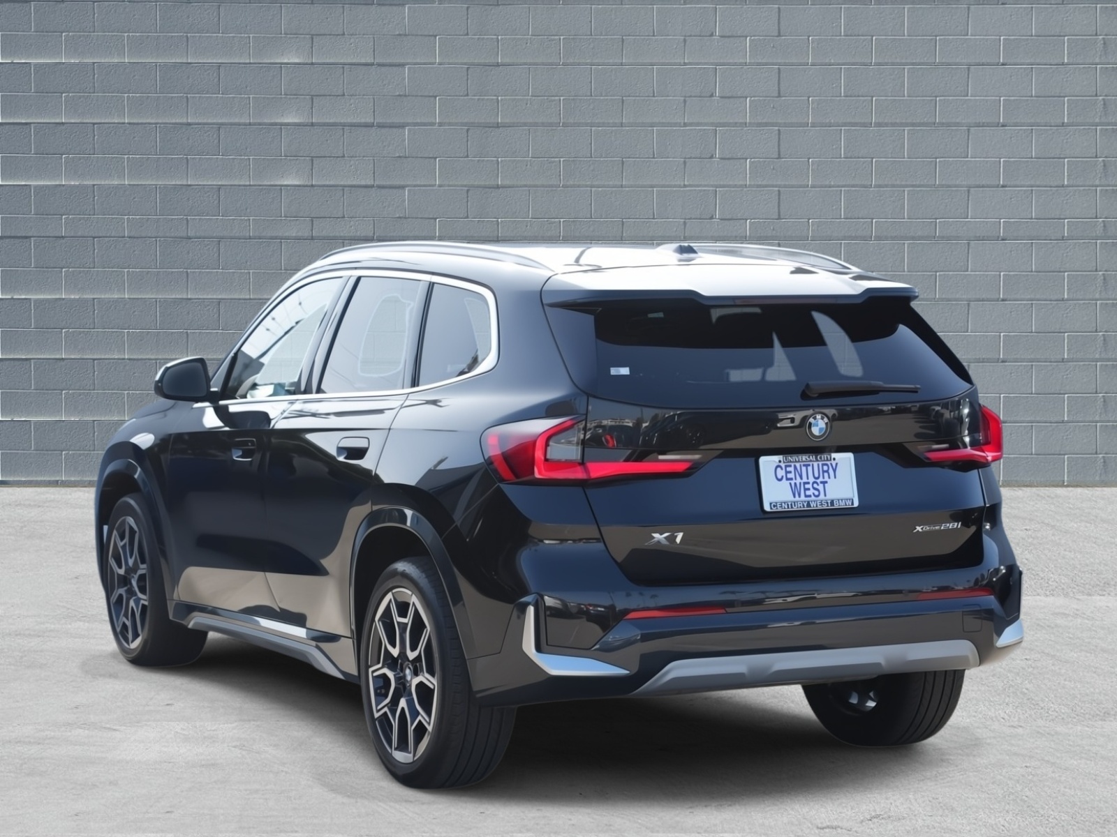 View vehicle photo 3