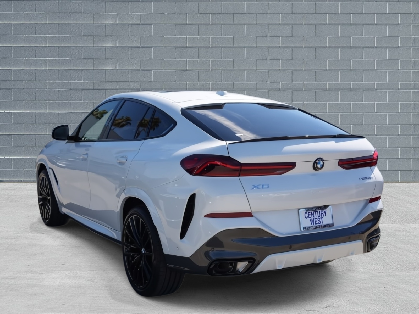 View vehicle photo 3