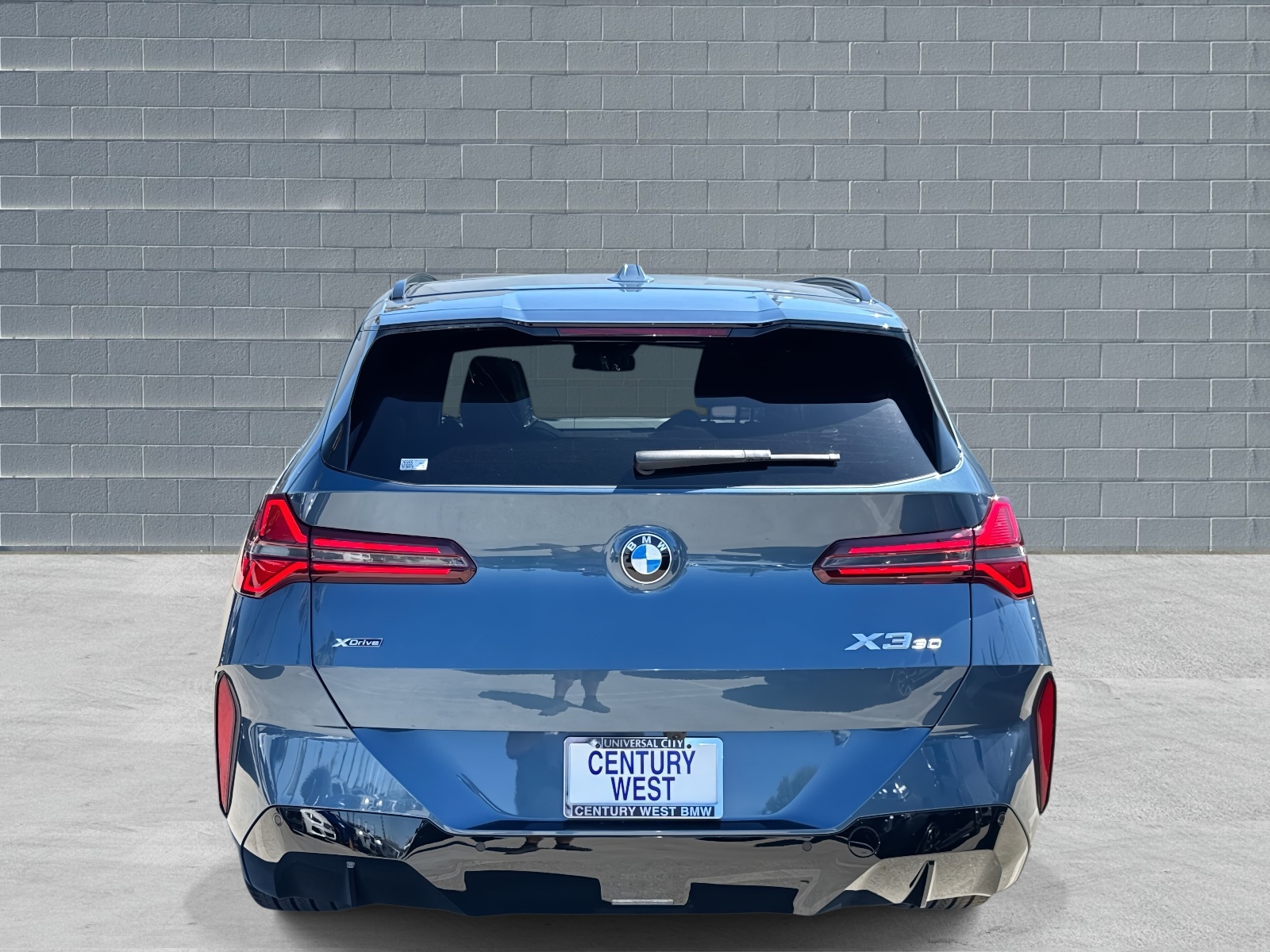 View vehicle photo 4
