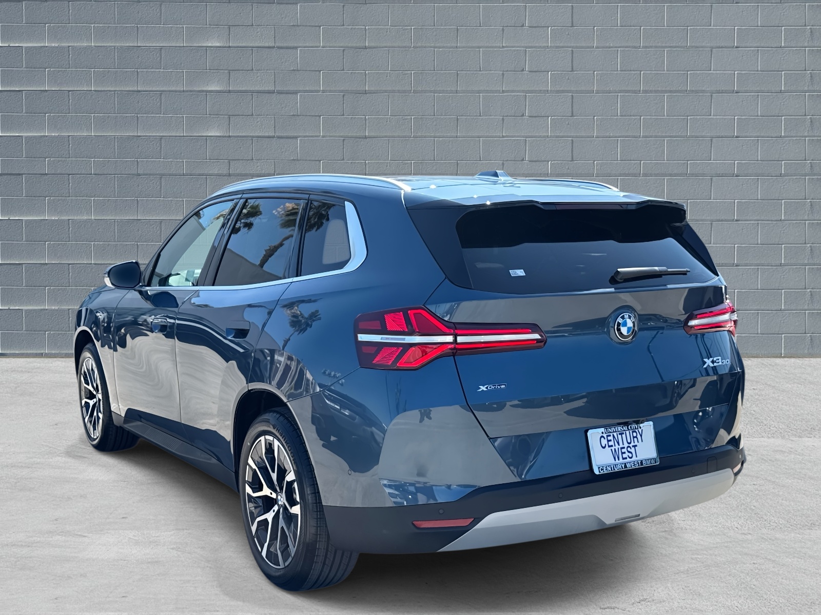 View vehicle photo 4