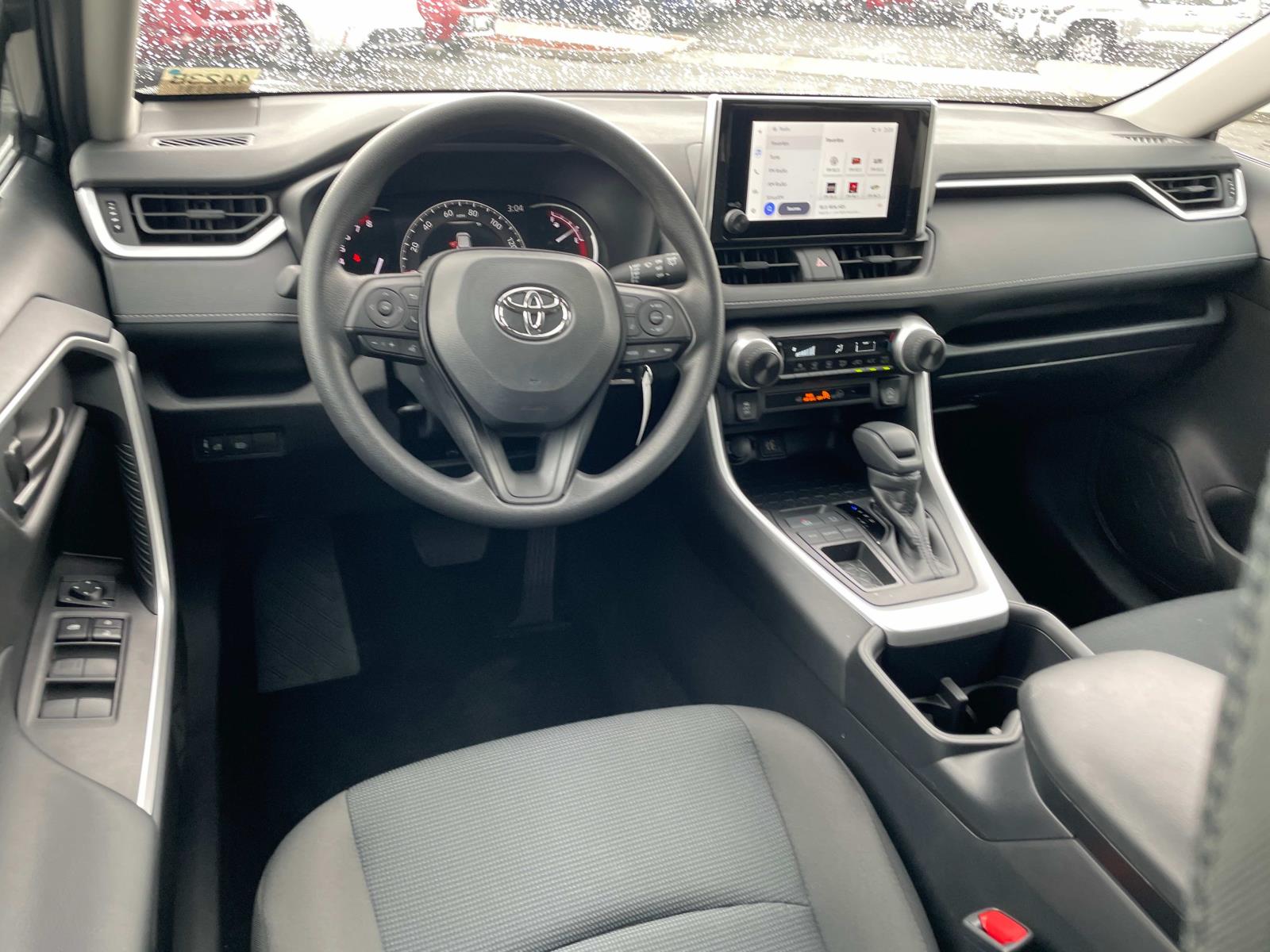 2025 Toyota RAV4 LE photo 4
