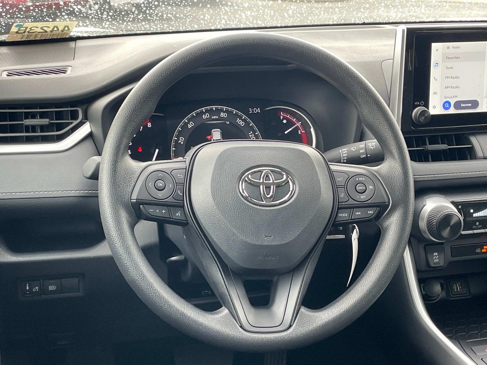 2025 Toyota RAV4 LE photo 5