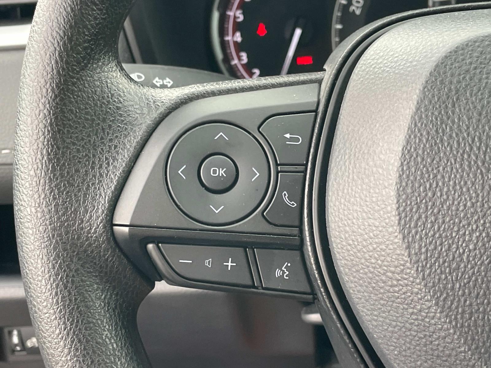2025 Toyota RAV4 LE photo 6