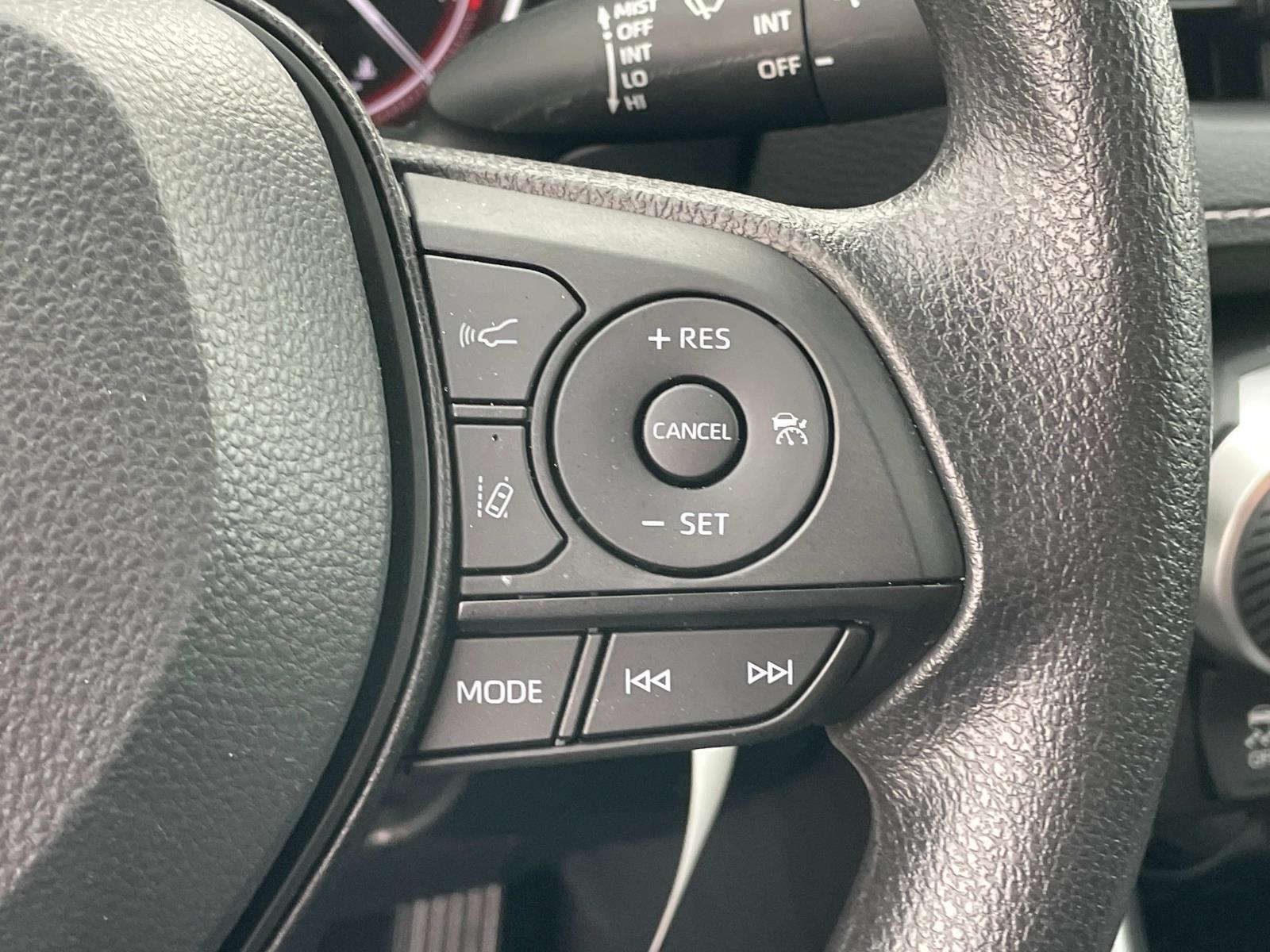 2025 Toyota RAV4 LE photo 7