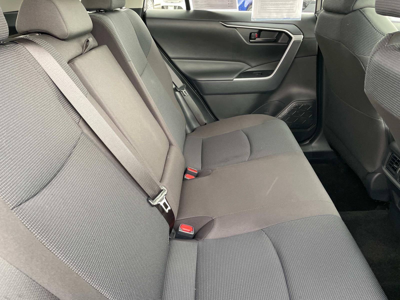 2025 Toyota RAV4 LE photo 20