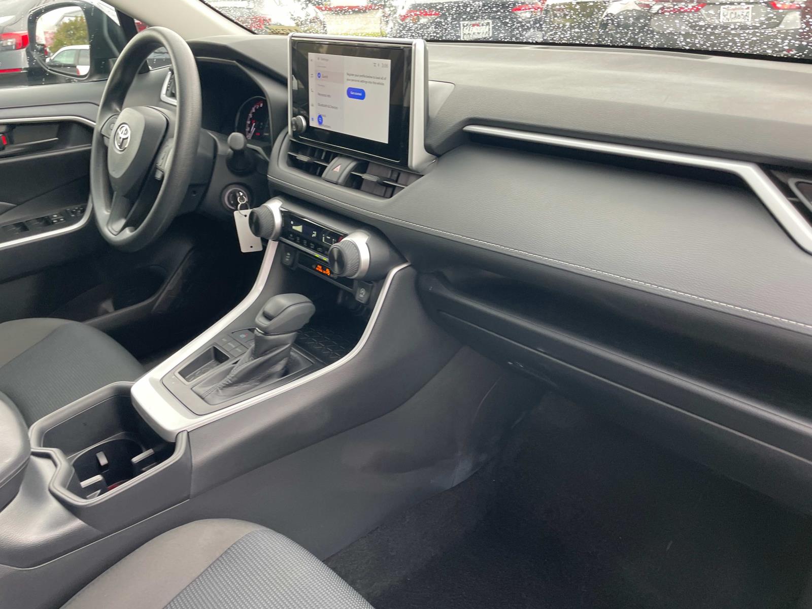 2025 Toyota RAV4 LE photo 24