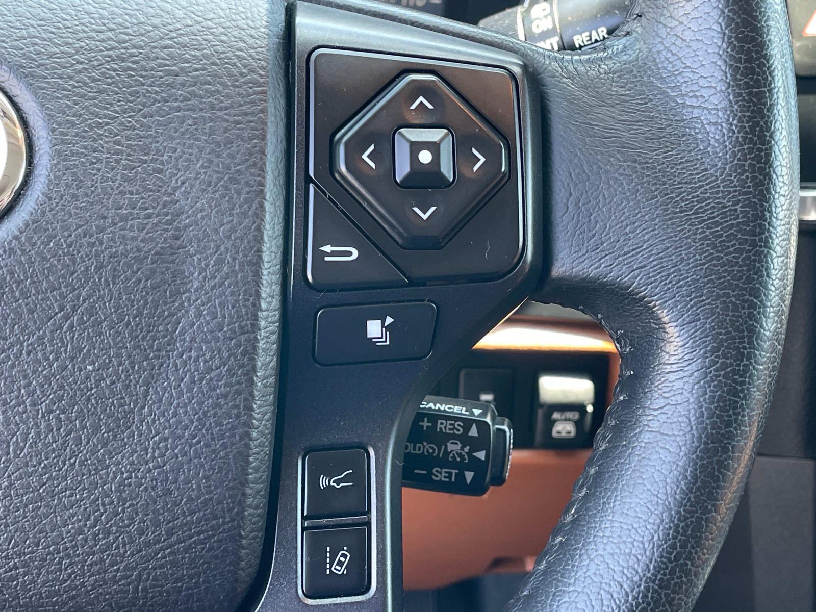 2020 Toyota Sequoia Platinum photo 11