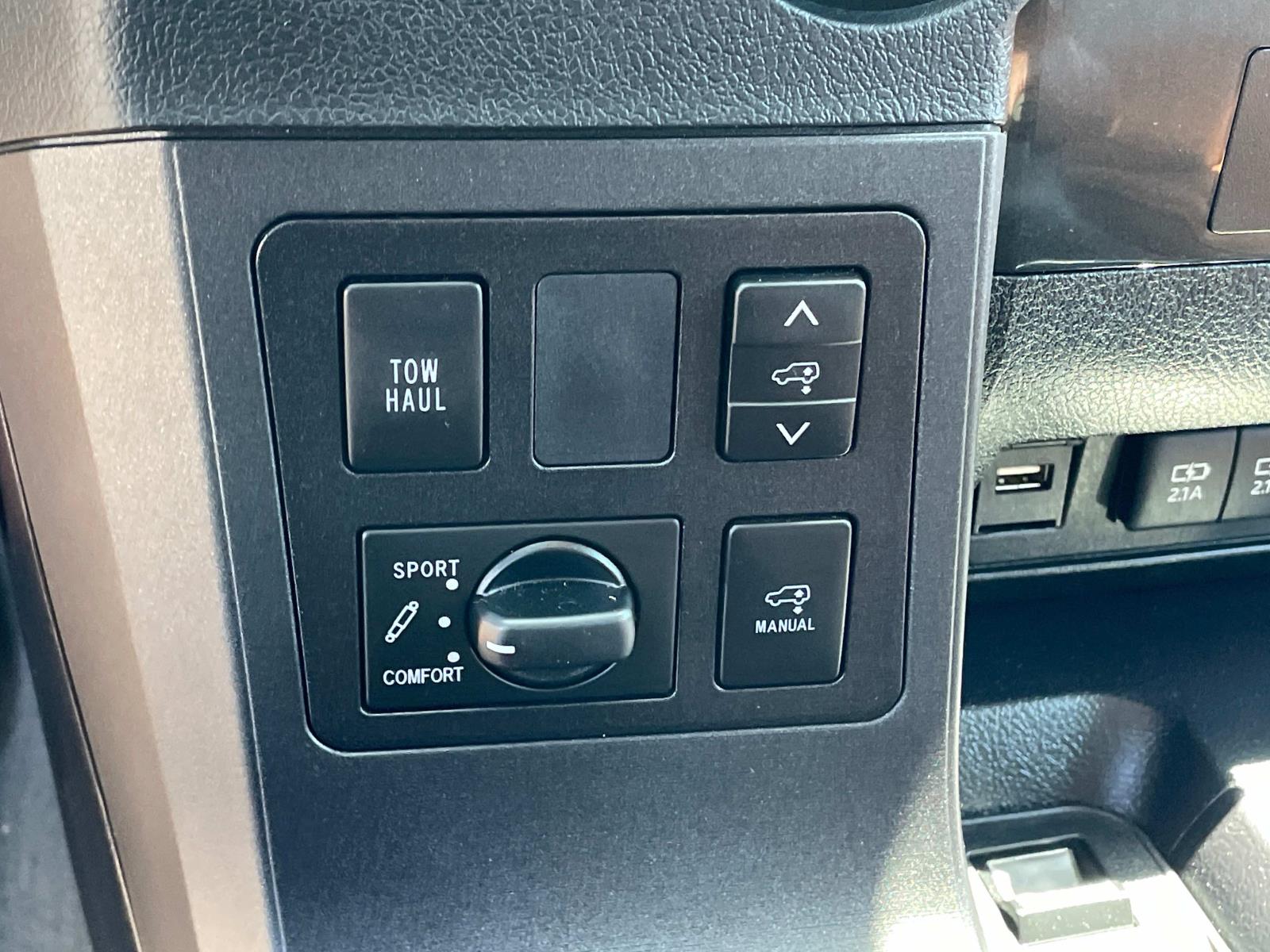 2020 Toyota Sequoia Platinum photo 15