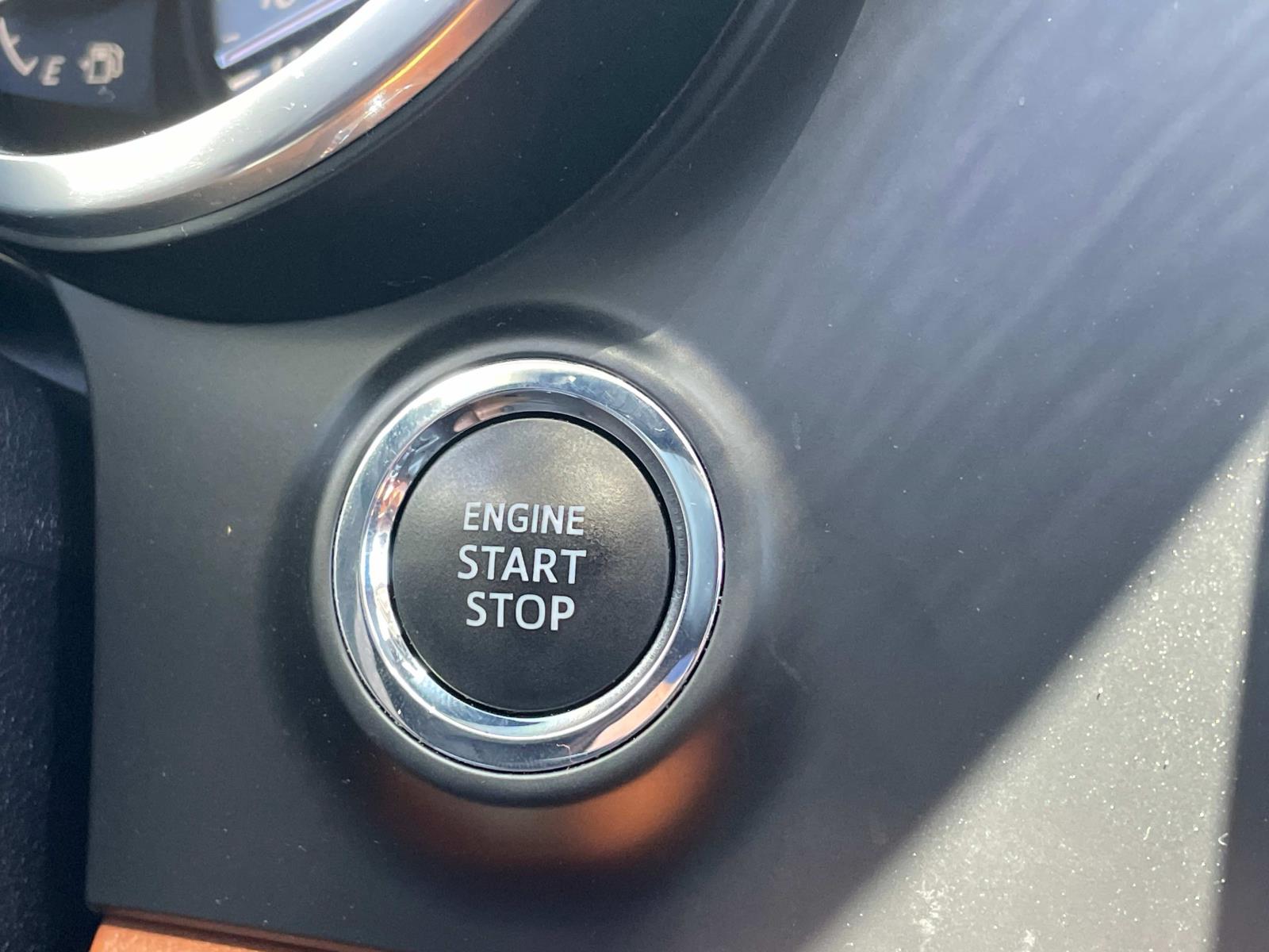 2020 Toyota Sequoia Platinum photo 17