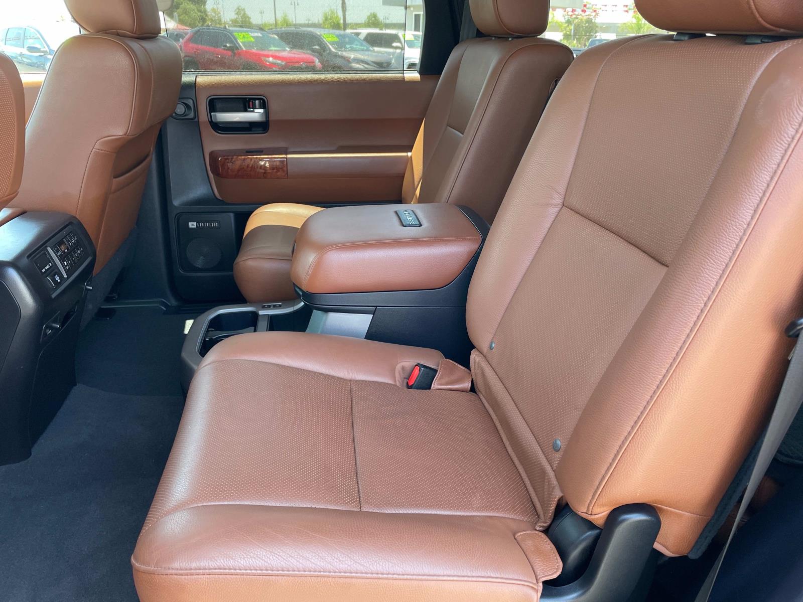 2020 Toyota Sequoia Platinum photo 25