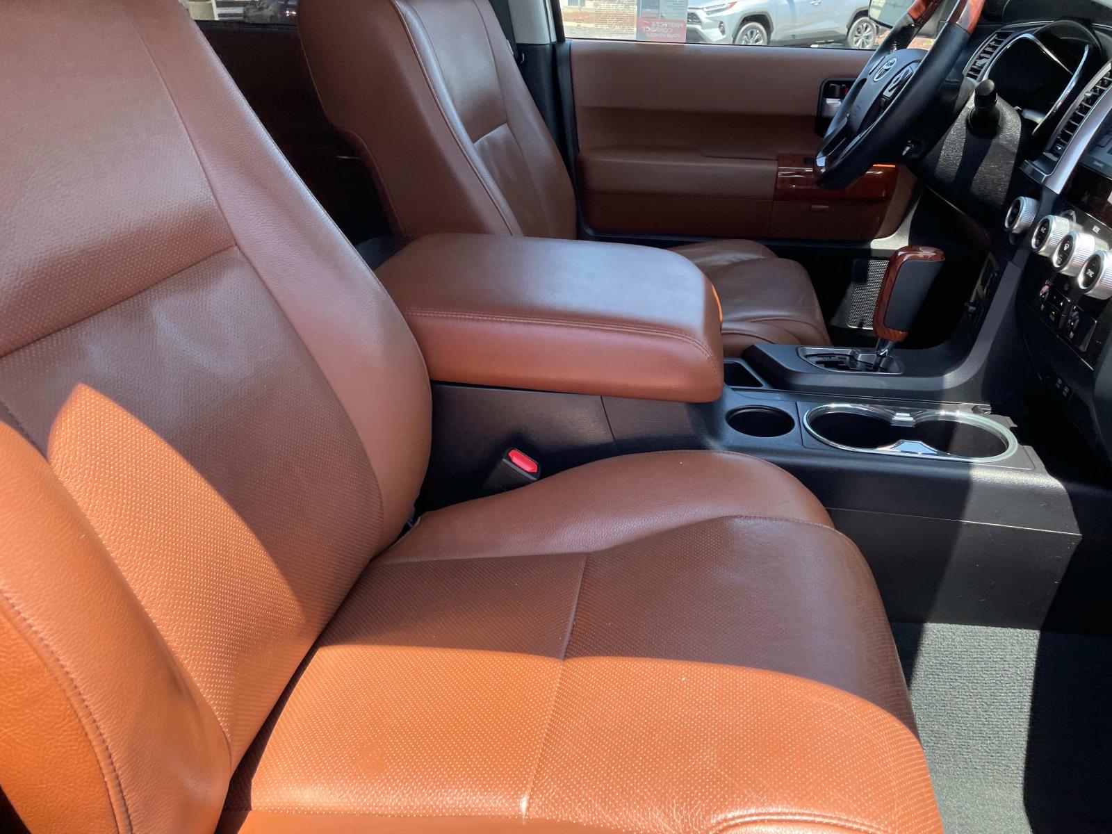 2020 Toyota Sequoia Platinum photo 28