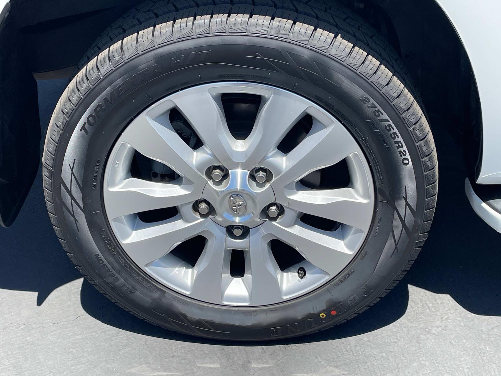 2020 Toyota Sequoia Platinum photo 29