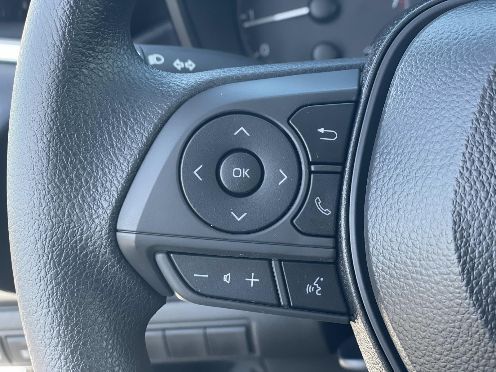 2025 Toyota Corolla LE photo 11