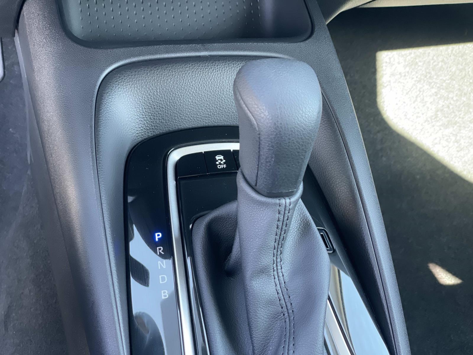 2025 Toyota Corolla LE photo 15