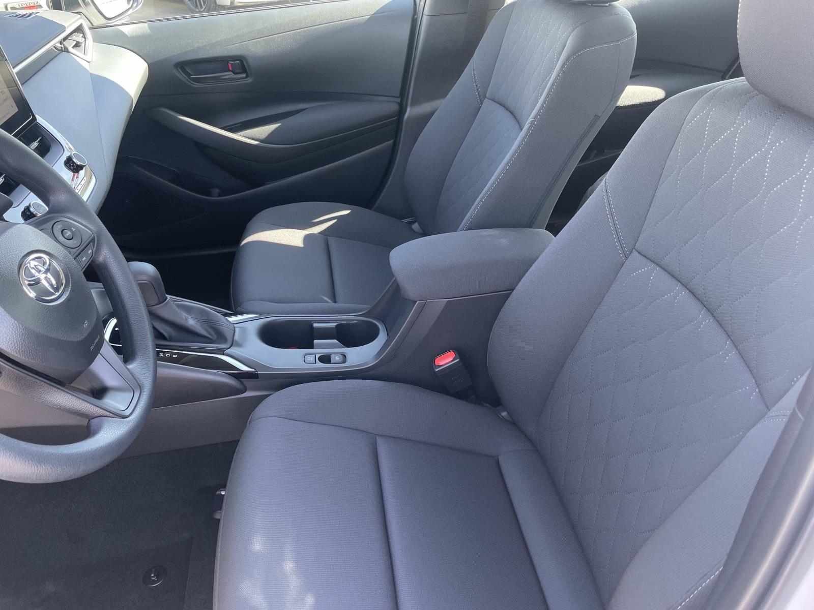 2025 Toyota Corolla LE photo 17