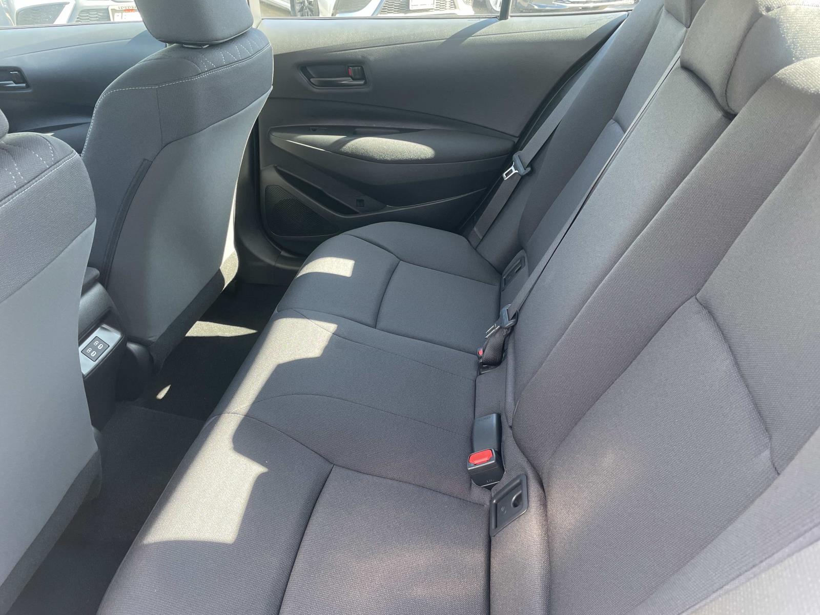 2025 Toyota Corolla LE photo 19