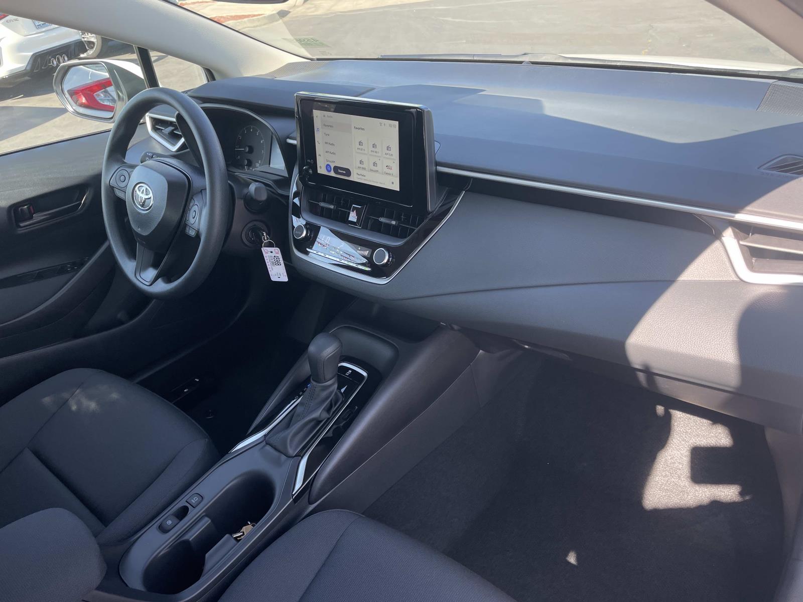 2025 Toyota Corolla LE photo 24