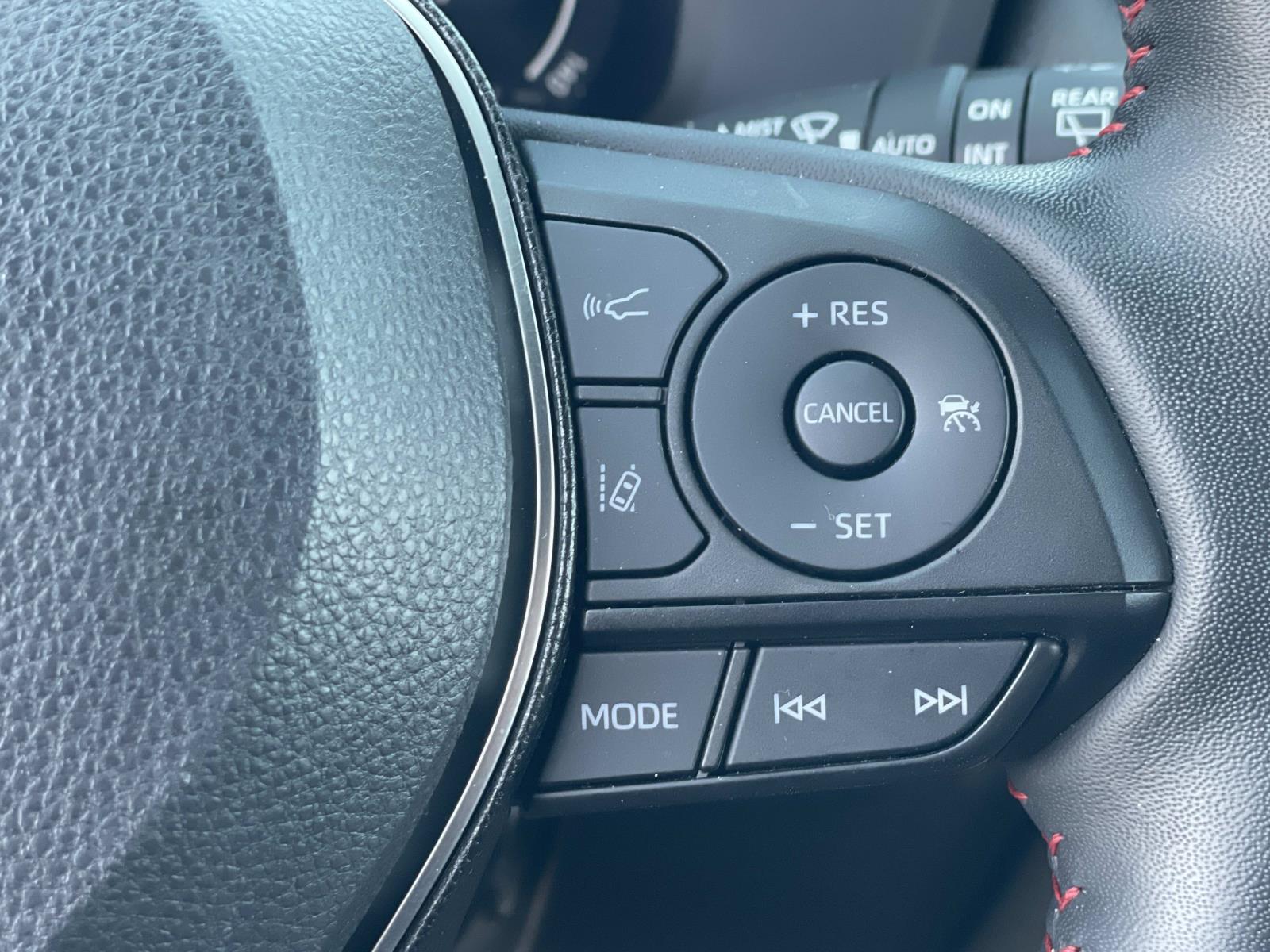 2024 Toyota RAV4 Prime XSE photo 8