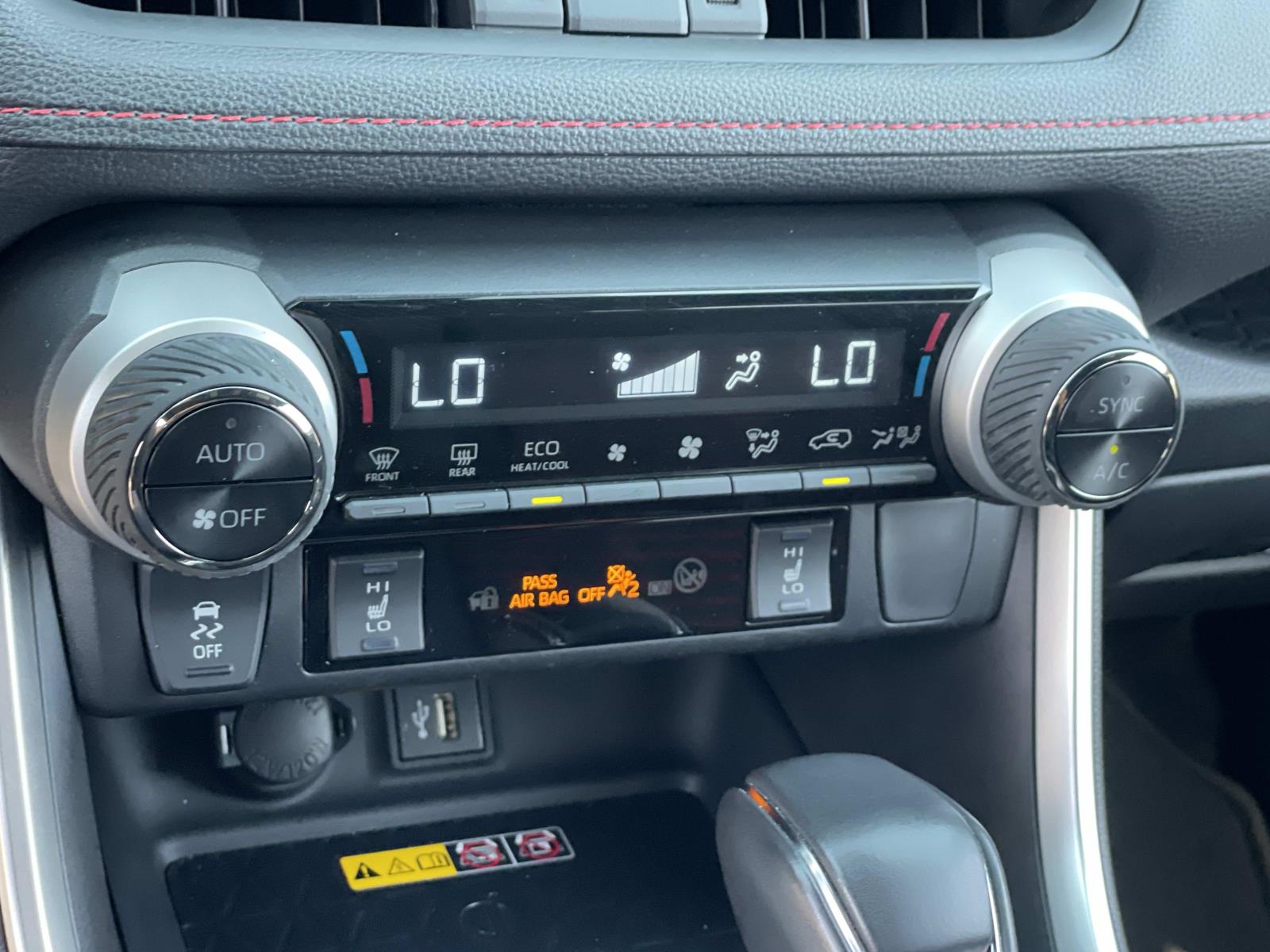 2024 Toyota RAV4 Prime XSE photo 10