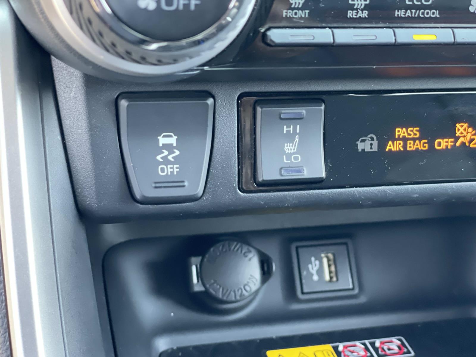 2024 Toyota RAV4 Prime XSE photo 11