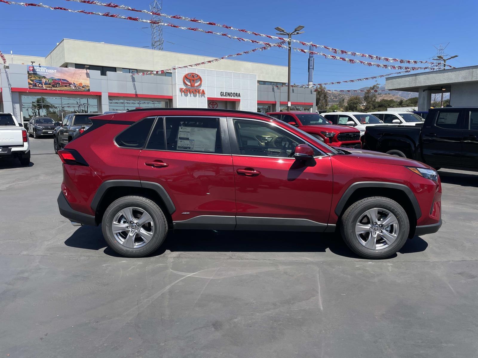 2025 Toyota RAV4 Hybrid LE photo 2