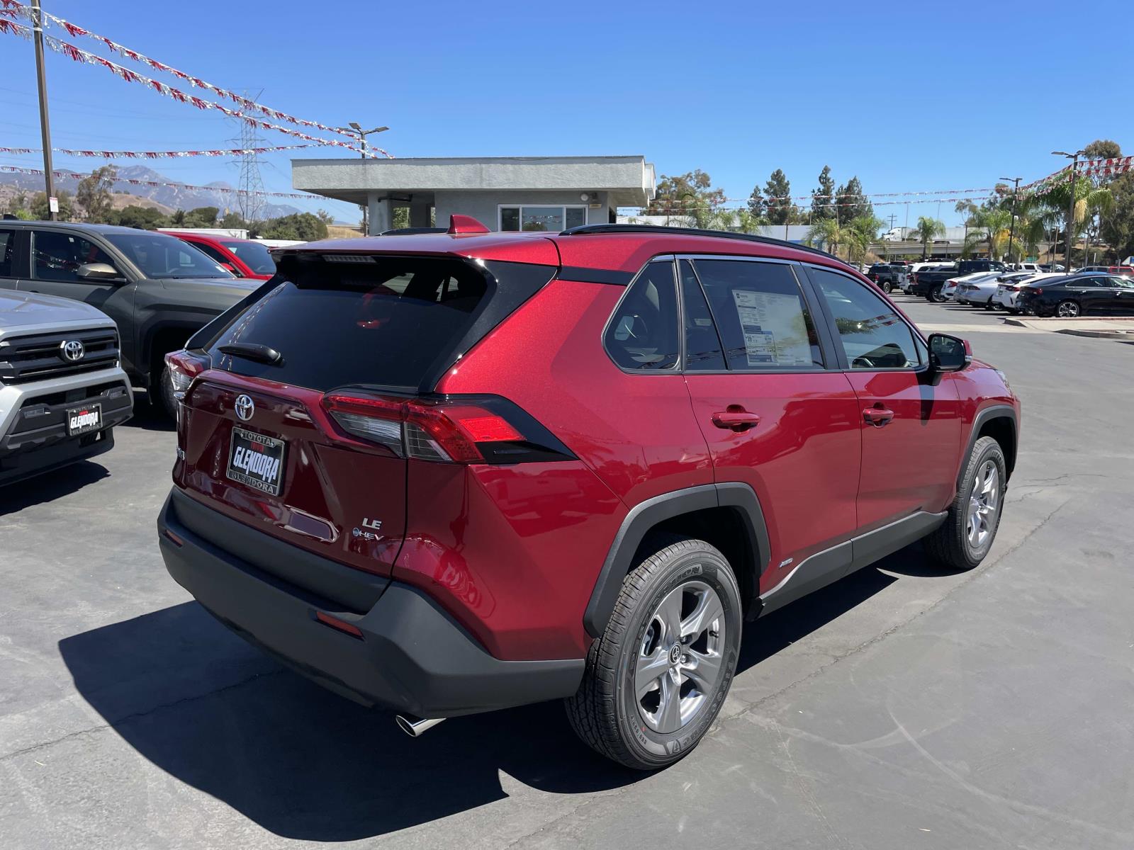 2025 Toyota RAV4 Hybrid LE photo 3