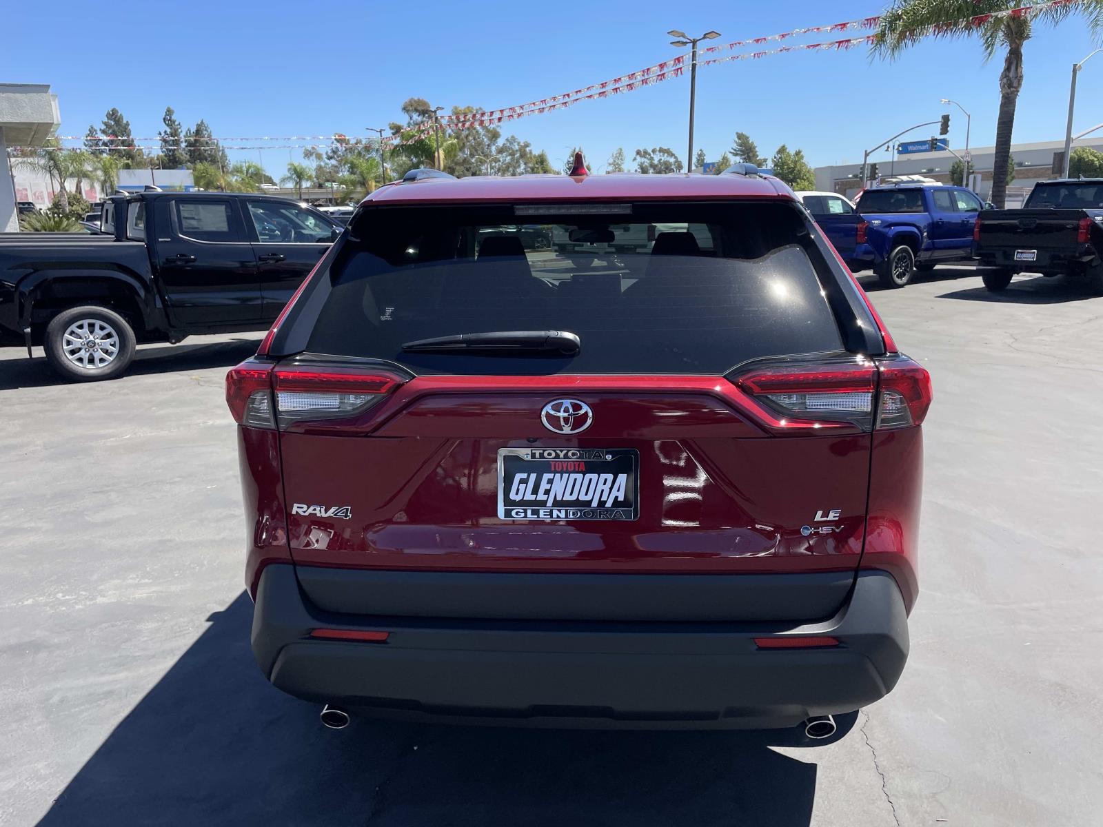 2025 Toyota RAV4 Hybrid LE photo 4