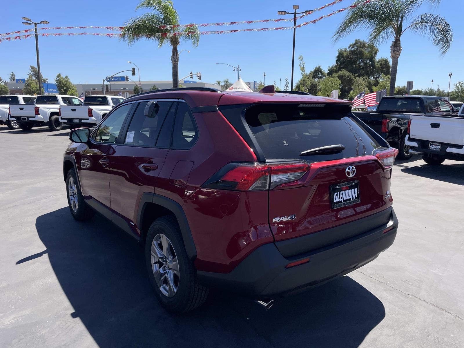 2025 Toyota RAV4 Hybrid LE photo 5