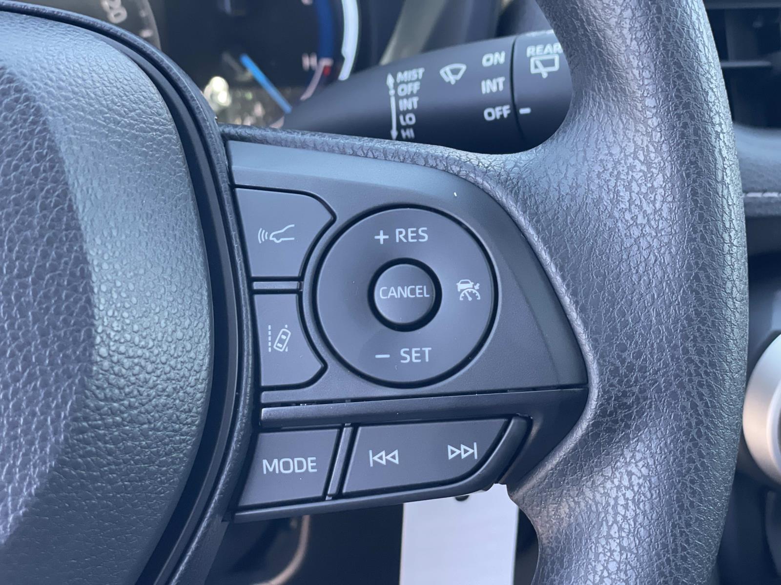 2025 Toyota RAV4 Hybrid LE photo 11