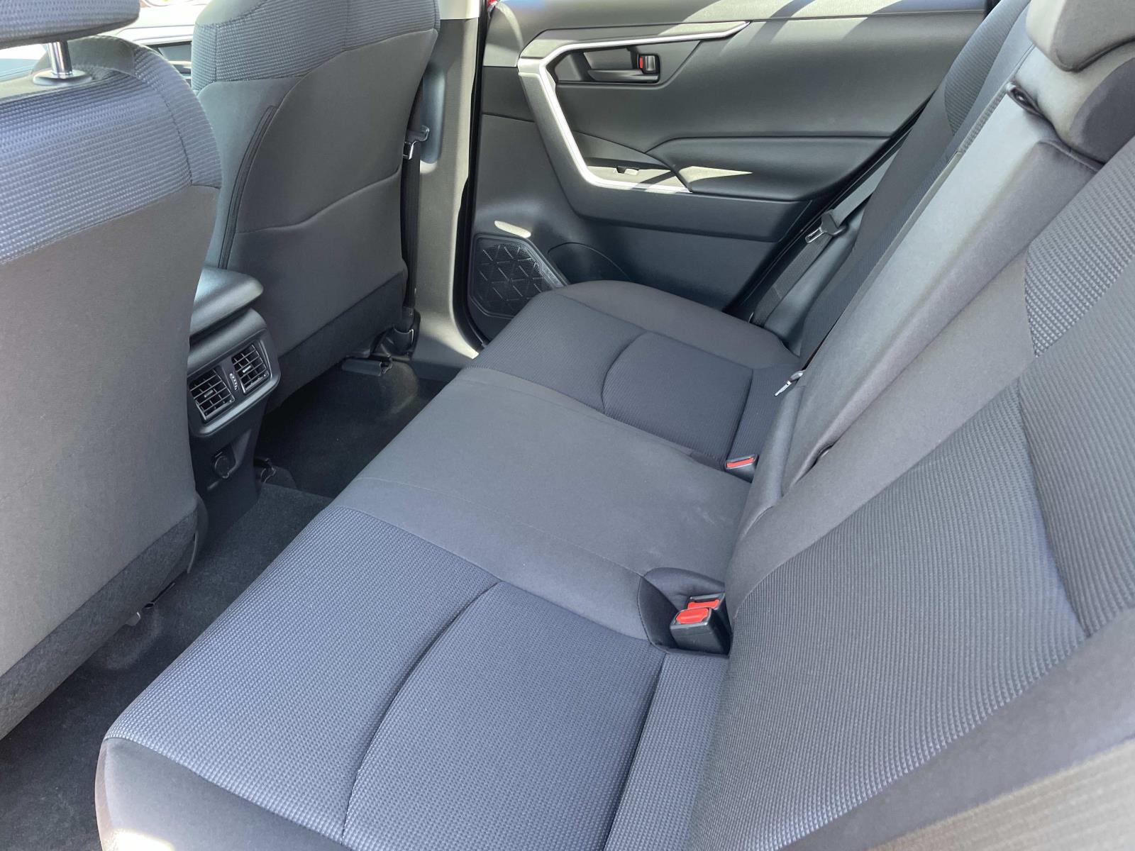 2025 Toyota RAV4 Hybrid LE photo 21
