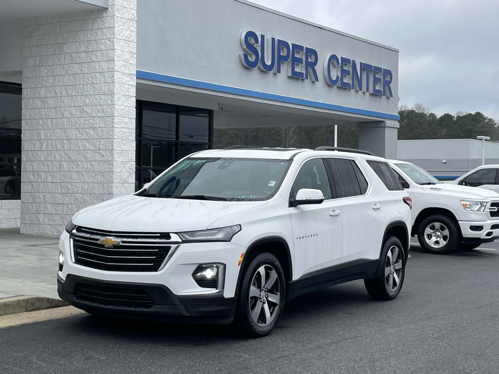 2023 Chevrolet Traverse LT Leather FWD