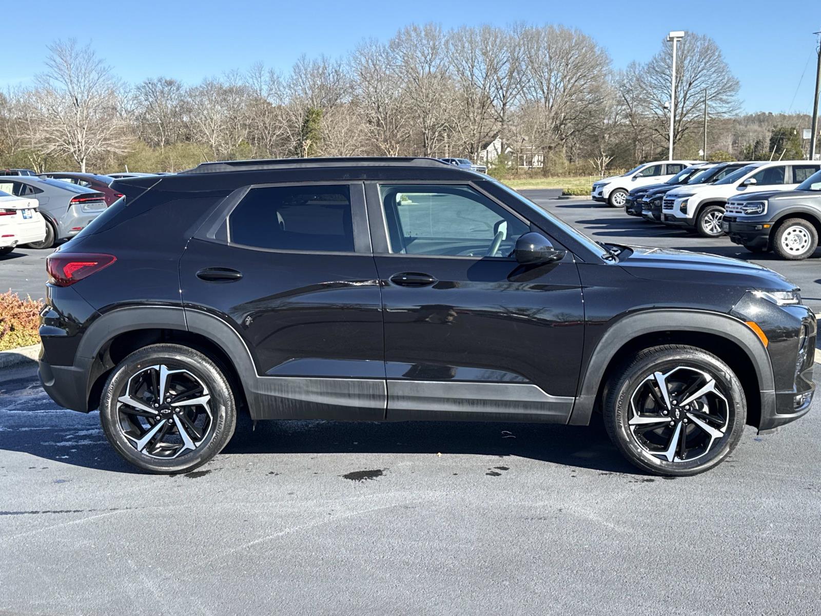 View vehicle photo 2