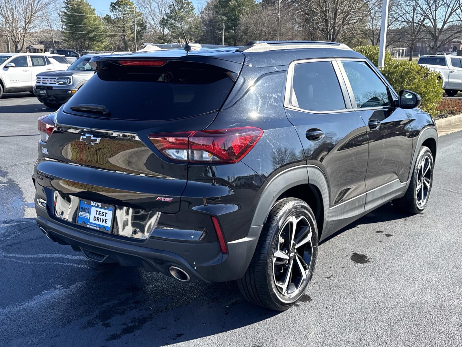 View vehicle photo 3