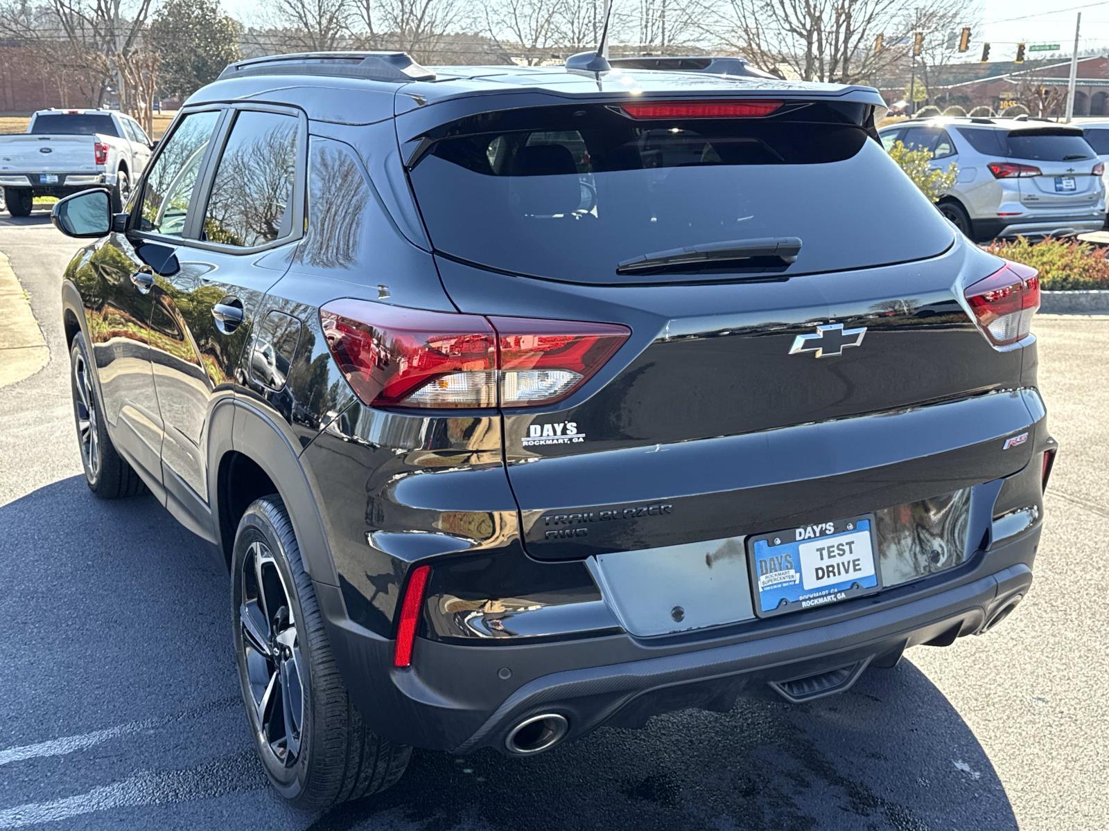 View vehicle photo 5