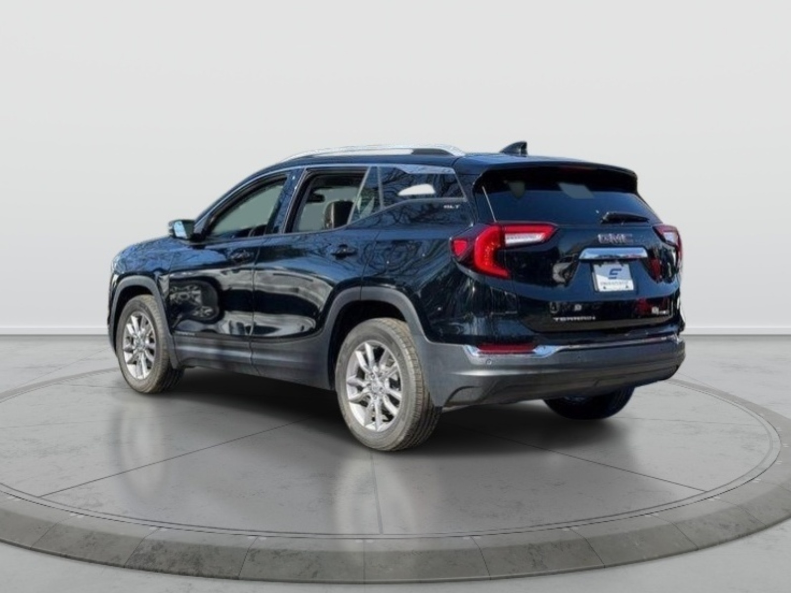 View vehicle photo 3