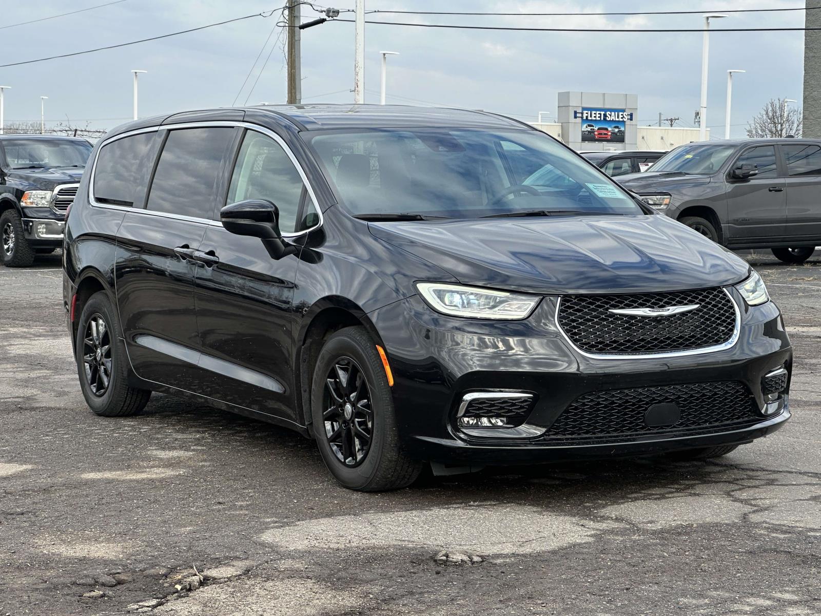 2023 Chrysler Pacifica Touring L FWD