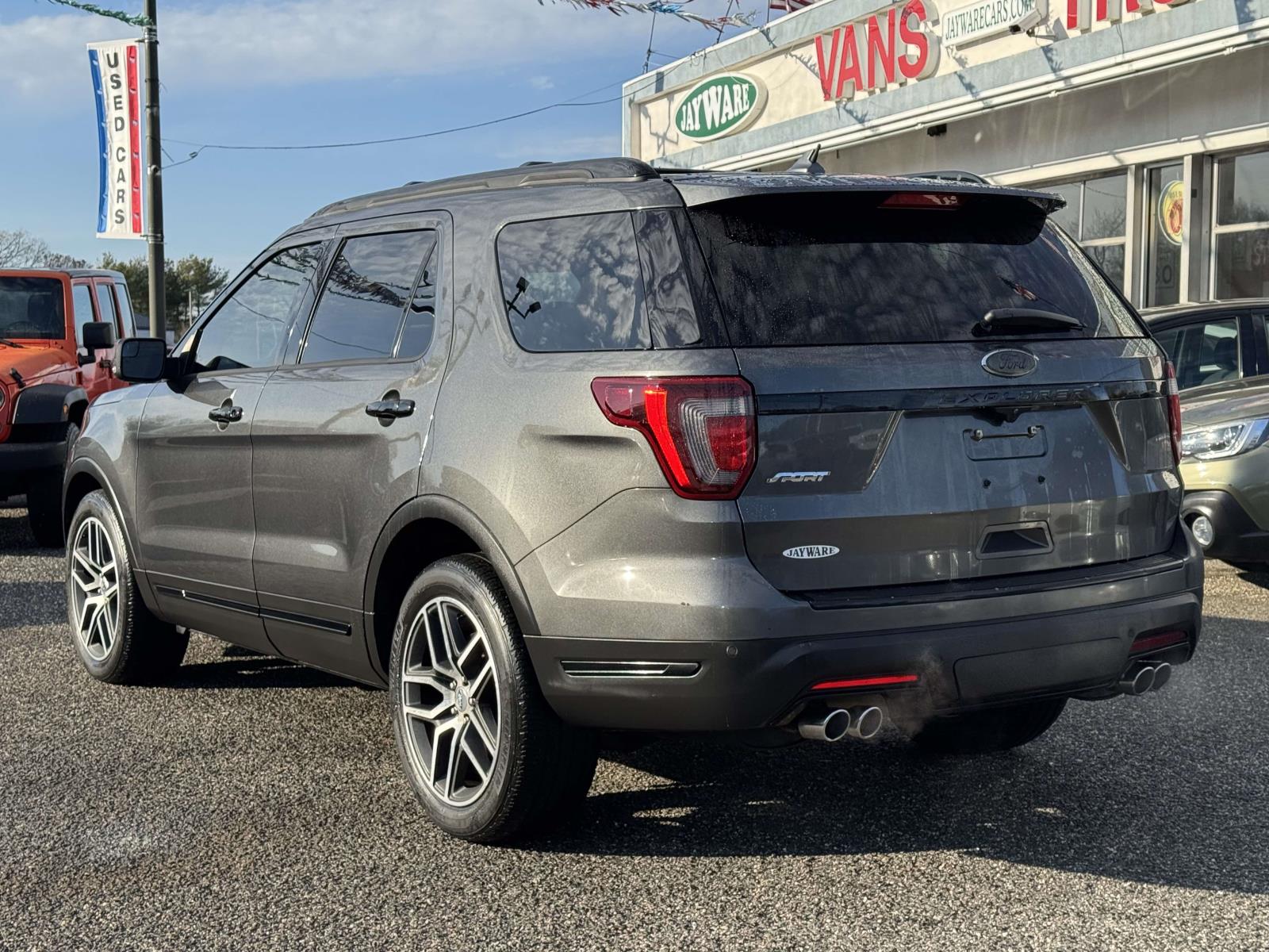 View vehicle photo 4