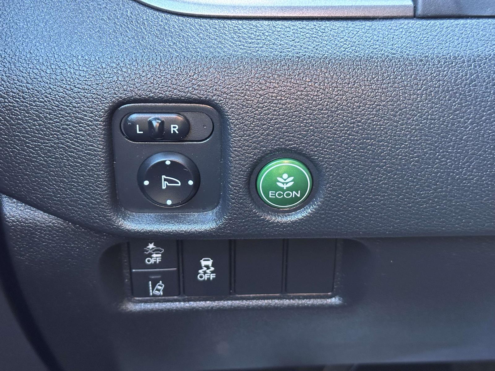 used 2022 Honda Pilot car, priced at $31,995