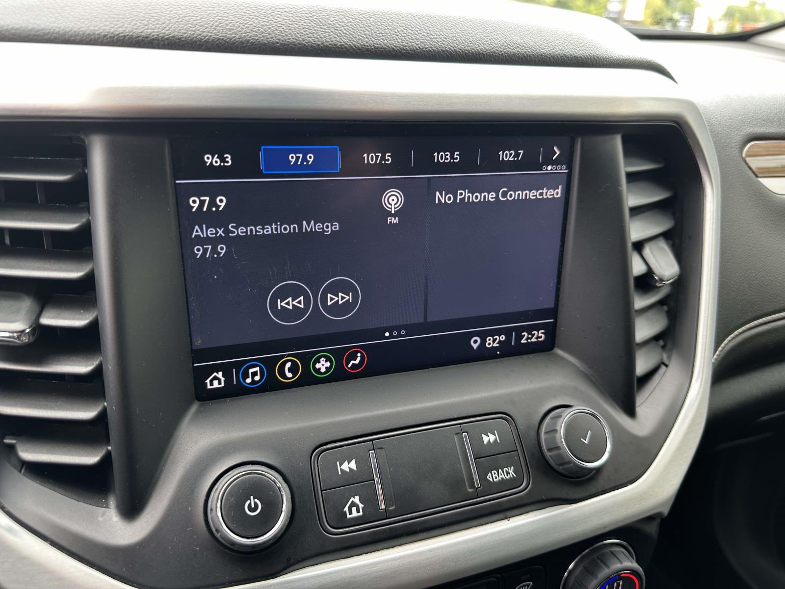 used 2023 GMC Acadia car, priced at $26,467