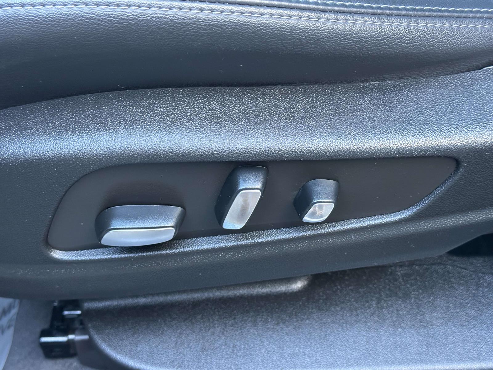 used 2022 Cadillac XT6 car, priced at $32,589