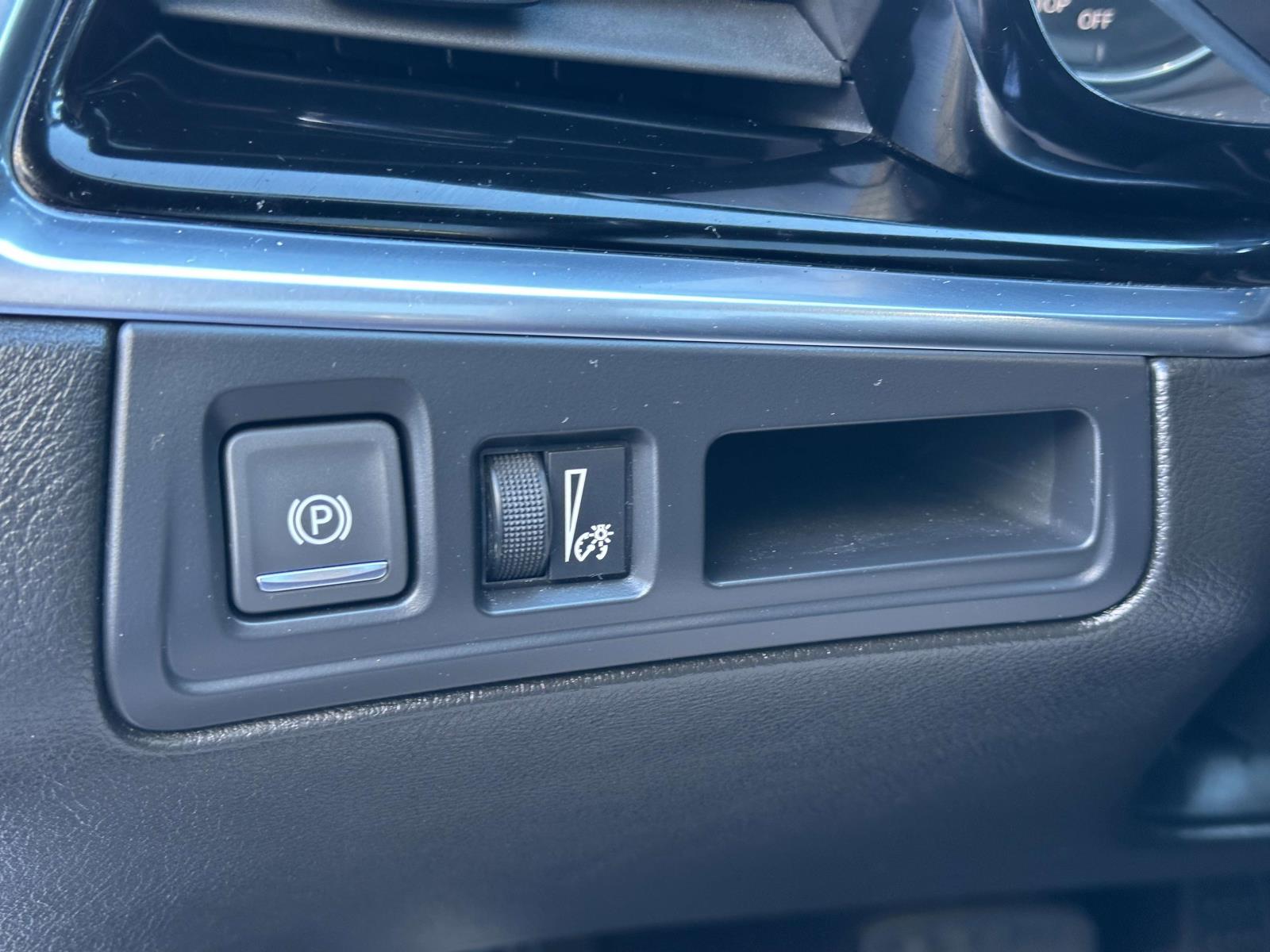 used 2022 Cadillac XT6 car, priced at $32,589