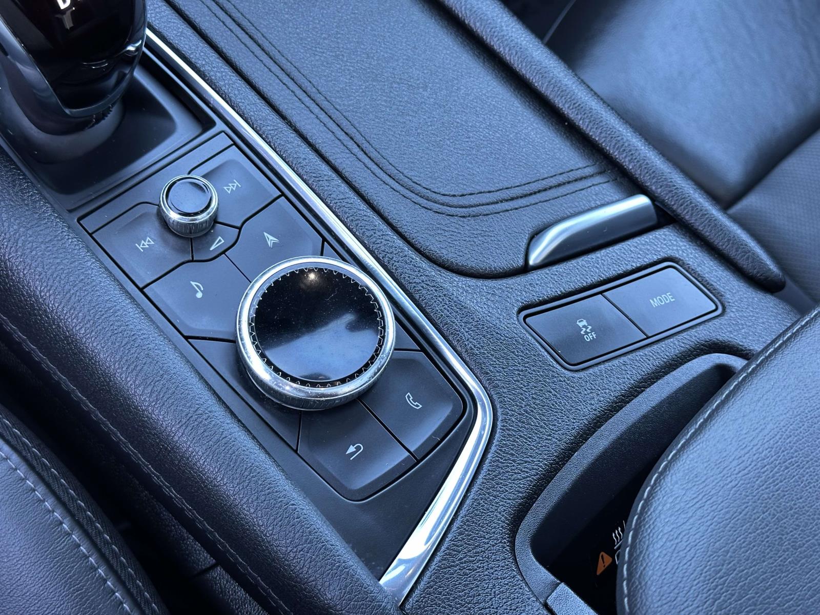 used 2022 Cadillac XT6 car, priced at $32,589