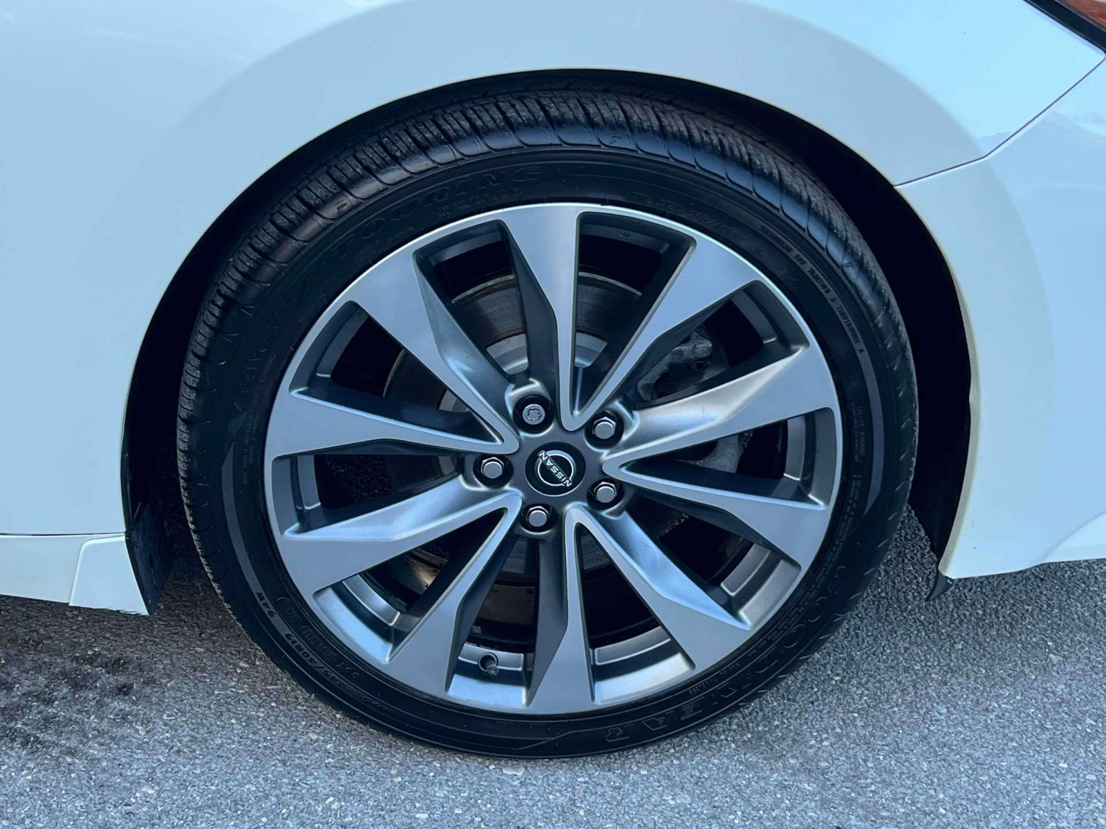 used 2023 Nissan Maxima car, priced at $29,620