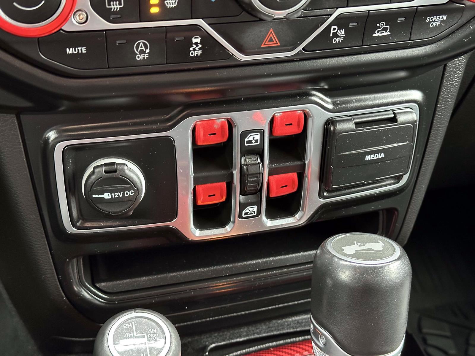 Used 2022 Black Clearcoat Jeep Unlimited Sahara 4x4 image 29