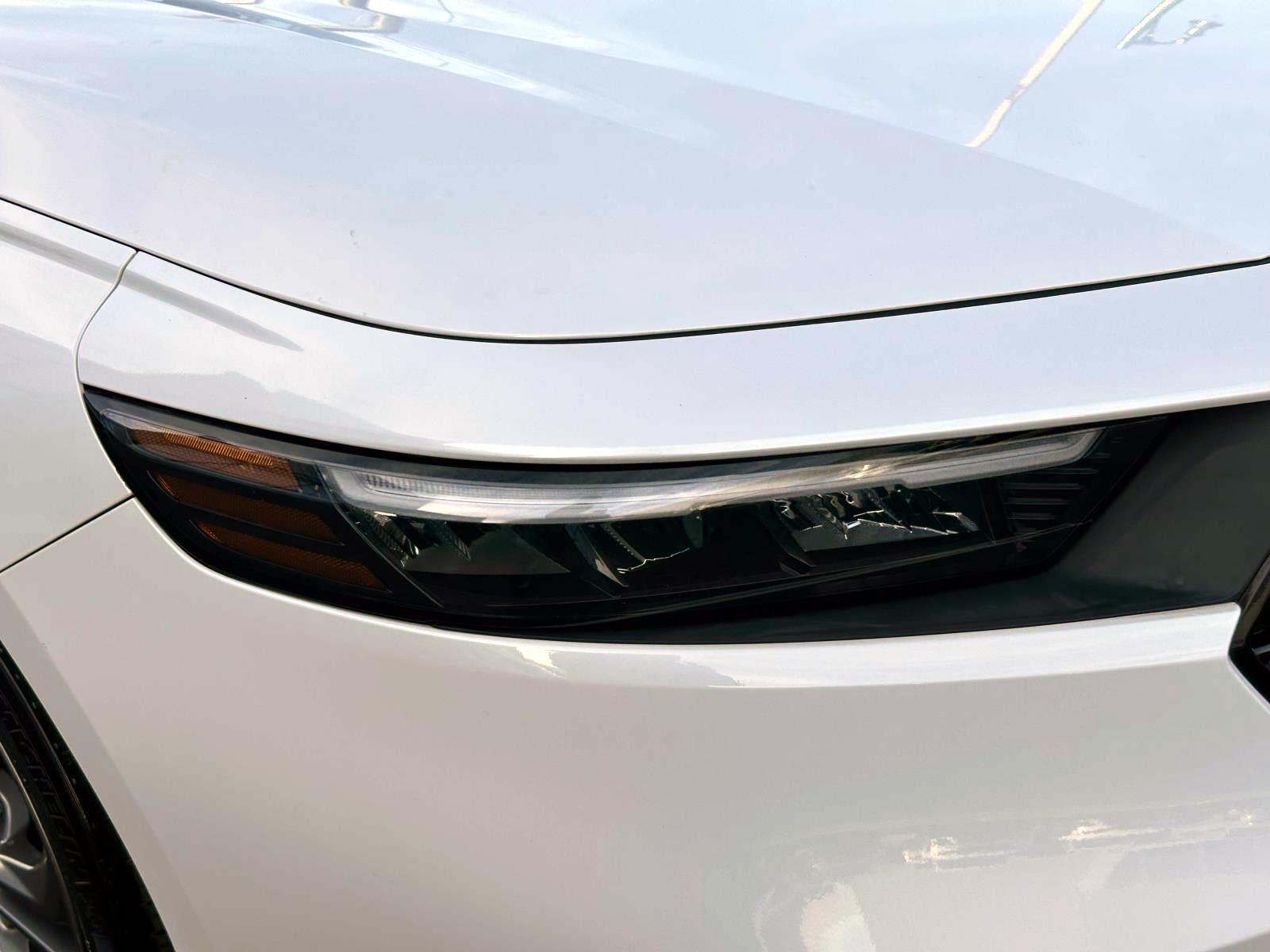 Used 2023 White Honda EX CVT image 6