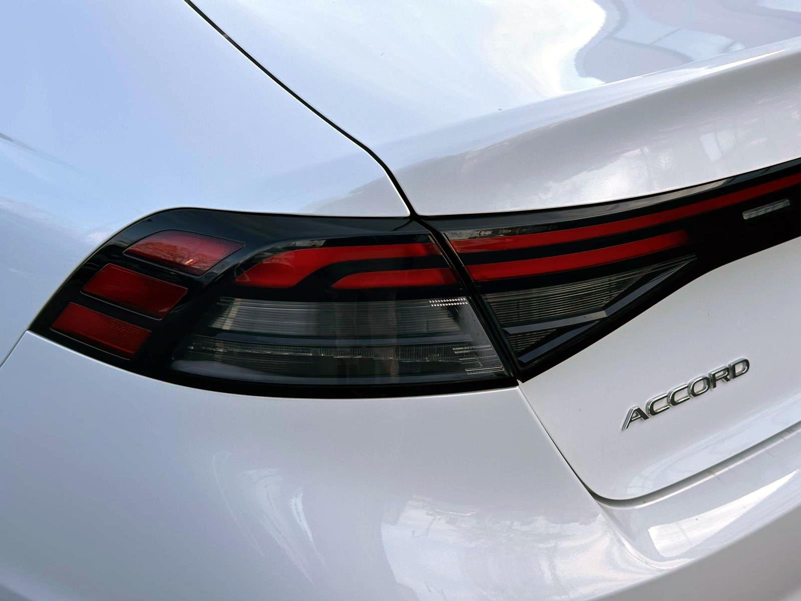 Used 2023 White Honda EX CVT image 7