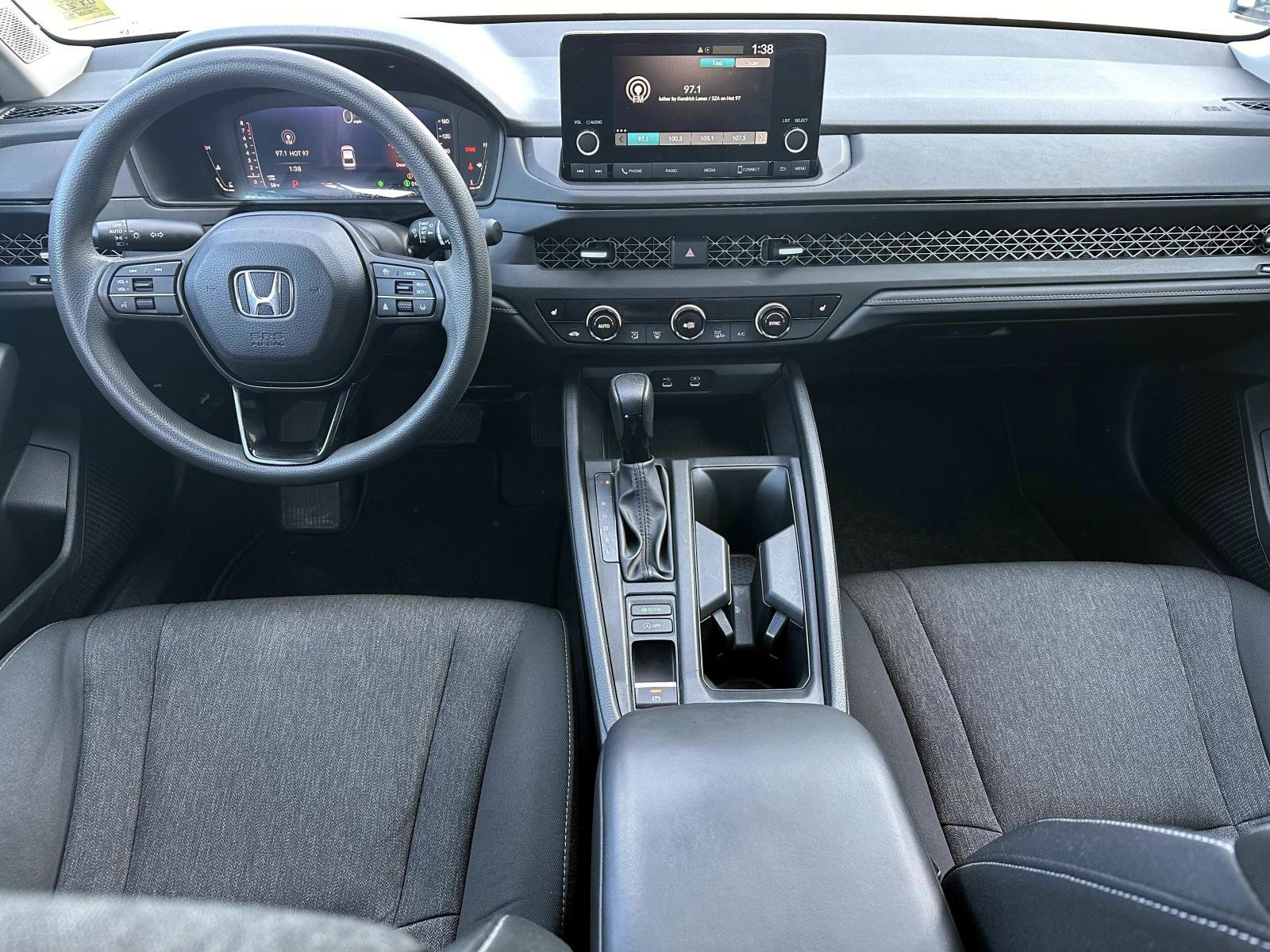 Used 2023 White Honda EX CVT image 10